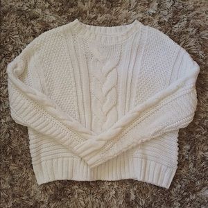 H&M white crew neck knit sweater✨